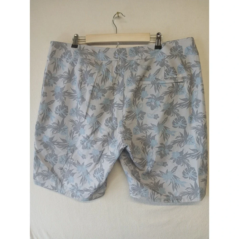 Travis Mathew NWOT board shorts floral blue size 40 swim resort pool